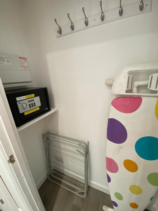 Modern 2 Bedroom Apartment, With Car Parking. Bitton Екстер'єр фото