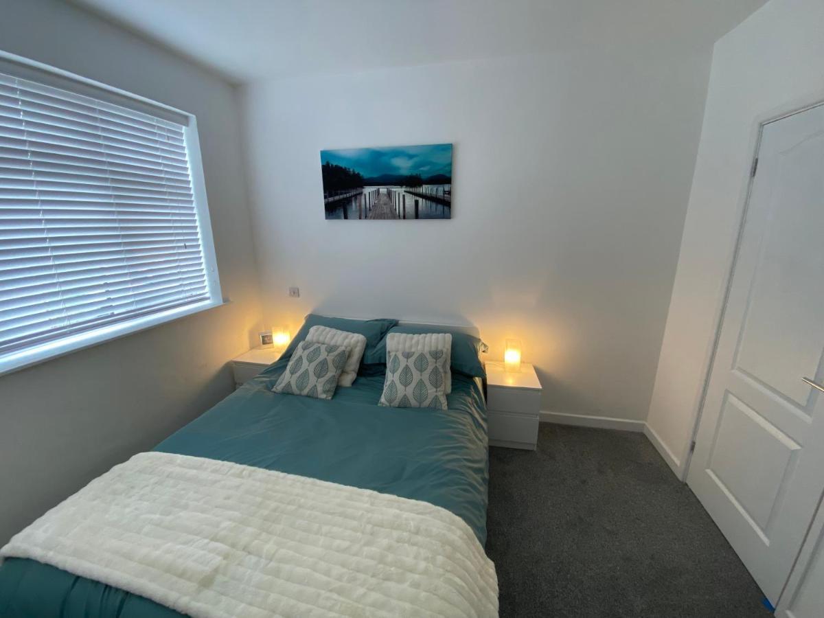 Modern 2 Bedroom Apartment, With Car Parking. Bitton Екстер'єр фото